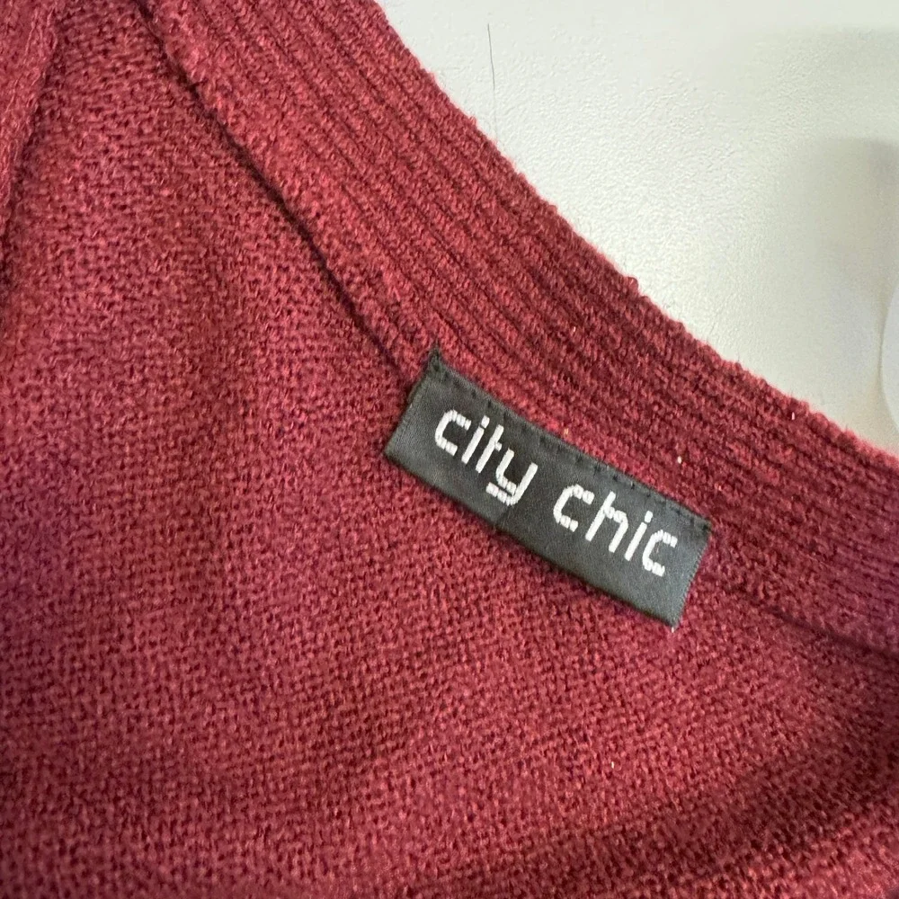 City Chic Sweater Womens XL Red Strappy V Neck Ribbed Knit Tunic Boho Side‎ Slit